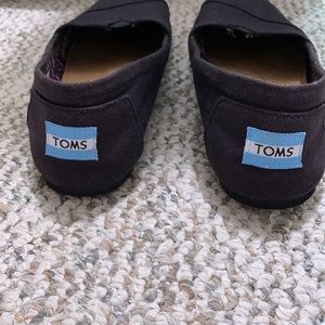 Toms woman’s shoes